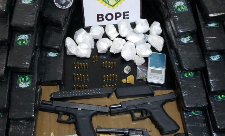 Uma grande operação de inteligência desencadeada pela Polícia Militar, denominada Corpus Christi, prendeu, na manhã desta quarta-feira (19/06), 19 pessoas pertencentes a uma organização criminosa de tráfico de drogas que atuava no Litoral e na Capital  -  Curitiba, 19/06/2019  -  Foto: Divulgação PMPR