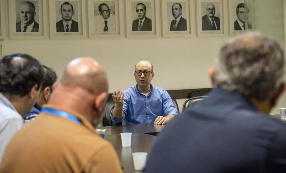 O Porto de Paranaguá vai ampliar a recepção de grupos para visitas turísticas. O anúncio foi feito nesta quarta-feira (19) a um grupo de empresários do setor de turismo pelo diretor empresarial da Portos do Paraná, André Pioli. A empresa pública já recebe grupos, principalmente de estudantes, em visitas agendadas. Foto: Claudio Neves/Portos do Paraná