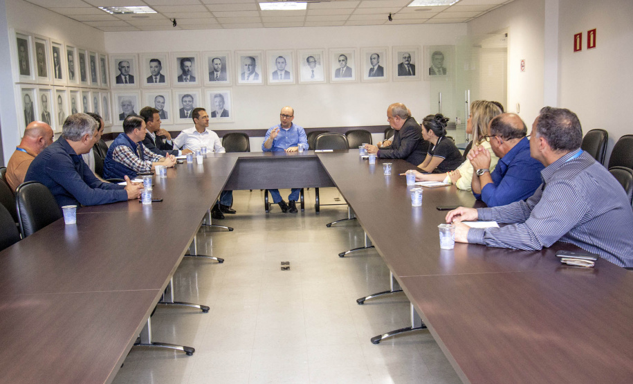 O Porto de Paranaguá vai ampliar a recepção de grupos para visitas turísticas. O anúncio foi feito nesta quarta-feira (19) a um grupo de empresários do setor de turismo pelo diretor empresarial da Portos do Paraná, André Pioli. A empresa pública já recebe grupos, principalmente de estudantes, em visitas agendadas. Foto: Claudio Neves/Portos do Paraná