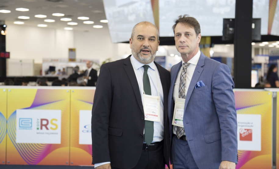 “O modelo de excelência do saneamento no Paraná” foi o tema da palestra magna de encerramento do 30.º Congresso Brasileiro de Engenharia Sanitária e Ambiental (CBESA), apresentada nesta quarta-feira (19), em Natal, pelo diretor-presidente da Sanepar, Claudio Stabile. - Natal, 19/06/2019 - Foto: Alvaro De Maria/Divulgação Sanepar