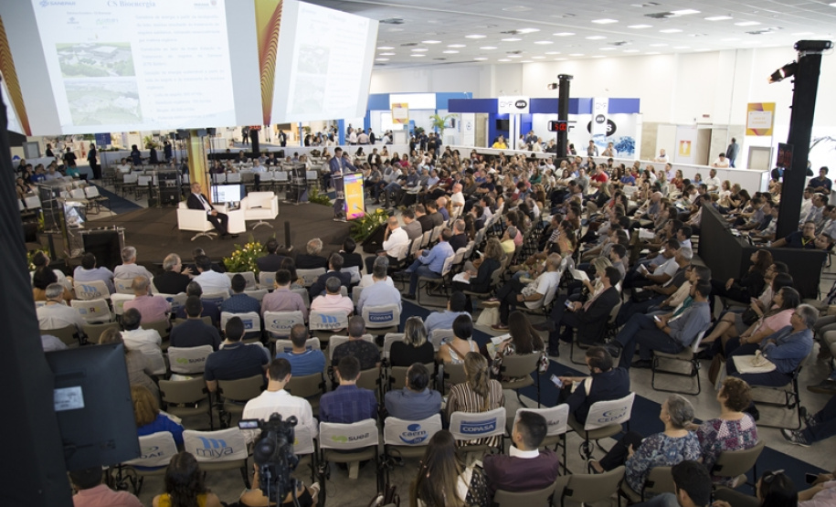 “O modelo de excelência do saneamento no Paraná” foi o tema da palestra magna de encerramento do 30.º Congresso Brasileiro de Engenharia Sanitária e Ambiental (CBESA), apresentada nesta quarta-feira (19), em Natal, pelo diretor-presidente da Sanepar, Claudio Stabile. - Natal, 19/06/2019 - Foto: Alvaro De Maria/Divulgação Sanepar