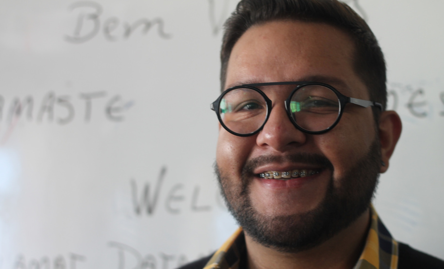 Cresce número de migrantes e refugiados que buscam um recomeço no Paraná. Em 2019, Centro de Informação para Migrantes registrou aumento de 85% nos atendimentos. Na foto, o jornalista venezuelano  Juvenal Martinez,  -  Curitiba, 19/06/2019  -  Foto: Divulgação SEJUF