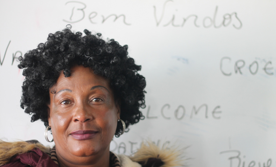 Cresce número de migrantes e refugiados que buscam um recomeço no Paraná. Em 2019, Centro de Informação para Migrantes registrou aumento de 85% nos atendimentos. Na foto, a haitiana Cayo Soeulette. -  Curitiba, 19/06/2019  -  Foto: Divulgação SEJUF