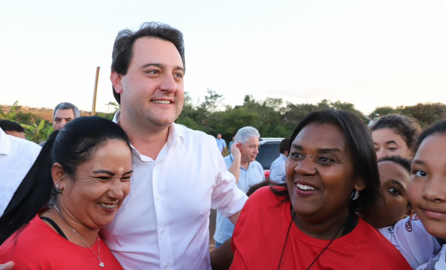 Londrina, no Norte do Paraná, ganhou uma unidade do projeto Arena Multiuso, espaço para atividades esportivas e de recreação, implantado pelo Governo do Estado, em parceria com o município. Instalada no conjunto residencial Vista Bela, a unidade foi entregue à comunidade pelo governador Carlos Massa Ratinho Junior, nesta quinta-feira (20). - Londrina, 20/06/2019 - Foto: Rodrigo Félix Leal/ANPr