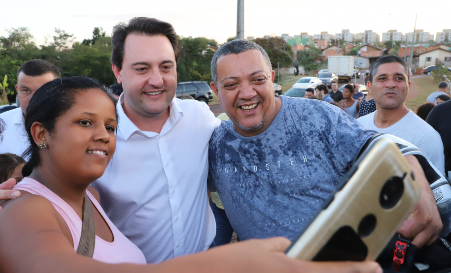 Londrina, no Norte do Paraná, ganhou uma unidade do projeto Arena Multiuso, espaço para atividades esportivas e de recreação, implantado pelo Governo do Estado, em parceria com o município. Instalada no conjunto residencial Vista Bela, a unidade foi entregue à comunidade pelo governador Carlos Massa Ratinho Junior, nesta quinta-feira (20). - Londrina, 20/06/2019 - Foto: Rodrigo Félix Leal/ANPr