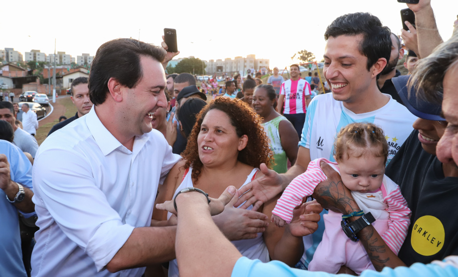 Londrina, no Norte do Paraná, ganhou uma unidade do projeto Arena Multiuso, espaço para atividades esportivas e de recreação, implantado pelo Governo do Estado, em parceria com o município. Instalada no conjunto residencial Vista Bela, a unidade foi entregue à comunidade pelo governador Carlos Massa Ratinho Junior, nesta quinta-feira (20). - Londrina, 20/06/2019 - Foto: Rodrigo Félix Leal/ANPr