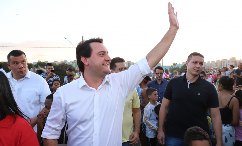 Londrina, no Norte do Paraná, ganhou uma unidade do projeto Arena Multiuso, espaço para atividades esportivas e de recreação, implantado pelo Governo do Estado, em parceria com o município. Instalada no conjunto residencial Vista Bela, a unidade foi entregue à comunidade pelo governador Carlos Massa Ratinho Junior, nesta quinta-feira (20). - Londrina, 20/06/2019 - Foto: Rodrigo Félix Leal/ANPr