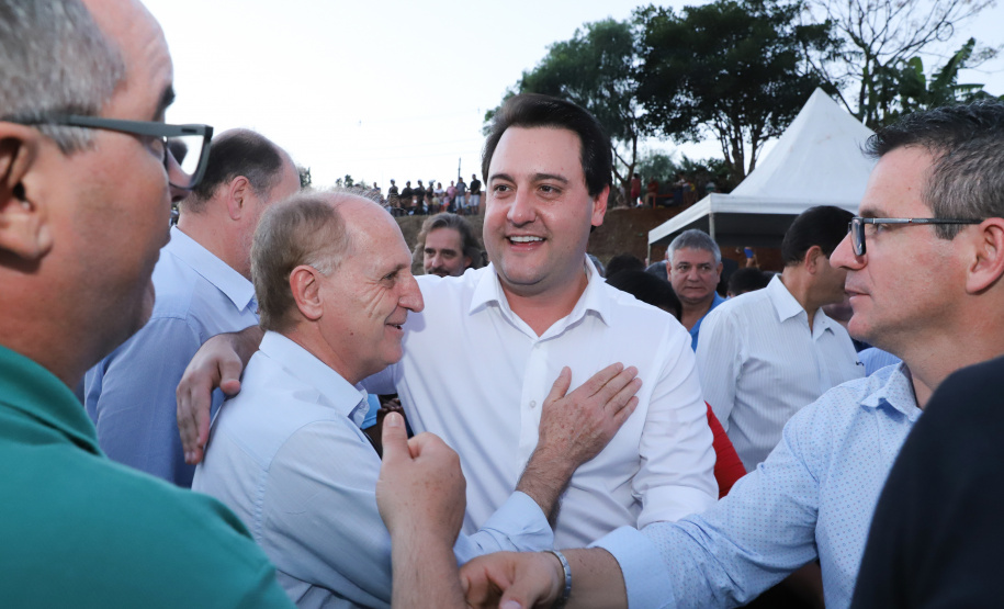 Londrina, no Norte do Paraná, ganhou uma unidade do projeto Arena Multiuso, espaço para atividades esportivas e de recreação, implantado pelo Governo do Estado, em parceria com o município. Instalada no conjunto residencial Vista Bela, a unidade foi entregue à comunidade pelo governador Carlos Massa Ratinho Junior, nesta quinta-feira (20). - Londrina, 20/06/2019 - Foto: Rodrigo Félix Leal/ANPr