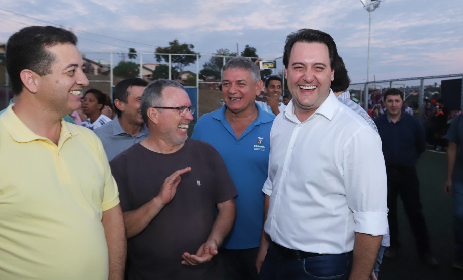 Londrina, no Norte do Paraná, ganhou uma unidade do projeto Arena Multiuso, espaço para atividades esportivas e de recreação, implantado pelo Governo do Estado, em parceria com o município. Instalada no conjunto residencial Vista Bela, a unidade foi entregue à comunidade pelo governador Carlos Massa Ratinho Junior, nesta quinta-feira (20). - Londrina, 20/06/2019 - Foto: Rodrigo Félix Leal/ANPr