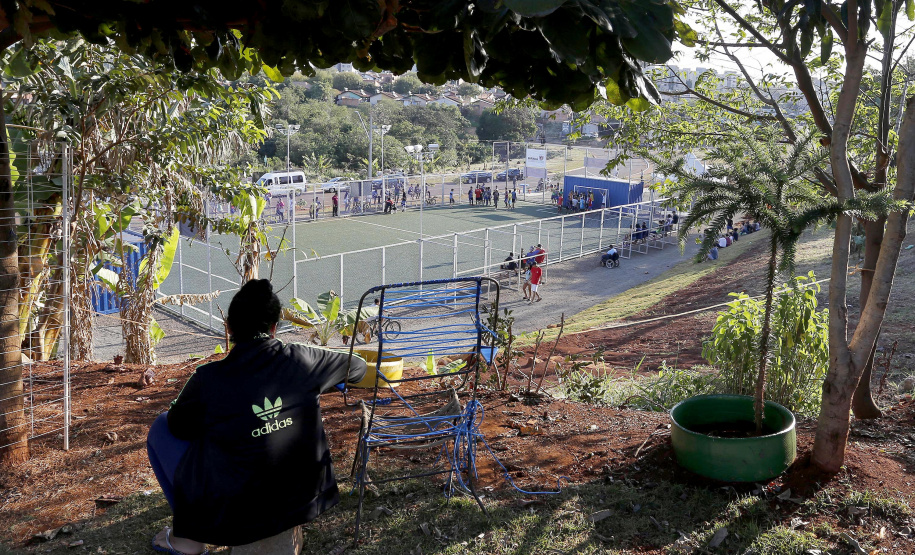 Londrina, no Norte do Paraná, ganhou uma unidade do projeto Arena Multiuso, espaço para atividades esportivas e de recreação, implantado pelo Governo do  Estado, em parceria com o município. Instalada no conjunto residencial Vista Bela, a unidade foi entregue à comunidade pelo governador Carlos Massa Ratinho Junior, nesta quinta-feira (20).  -  Londrina, 20/06/2019  -  Foto: Arnaldo Alves/ANPr
