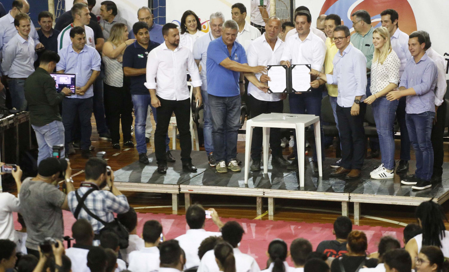O governador Carlos Massa Ratinho Junior lançou nesta quinta-feira (20), no Ginásio Moringão, em Londrina, o Japs Combate, espécie de Jogos Abertos do Paraná voltado apenas para as lutas.  -  Londrina, 20/06/2019  -  Foto: Arnaldo Alves/ANPr