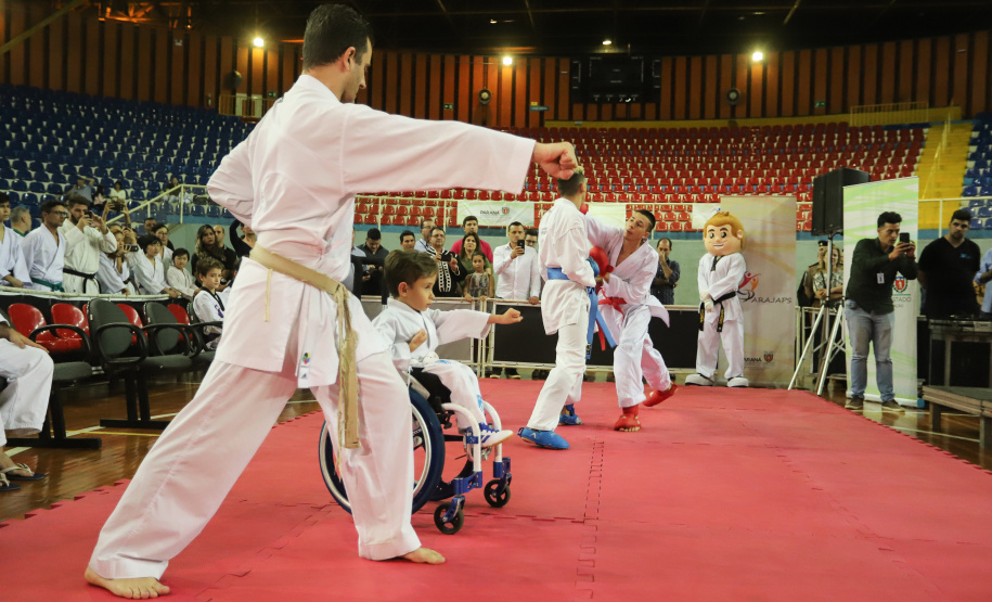 Governador Carlos Massa Ratinho Junior abre oficialmente a oitava edição dos Jogos Paradesportivos do Paraná (Parajaps), em Londrina.  -  Londrina, 20/06/2019  -  Foto: Rodrigo Félix Leal/ANPr