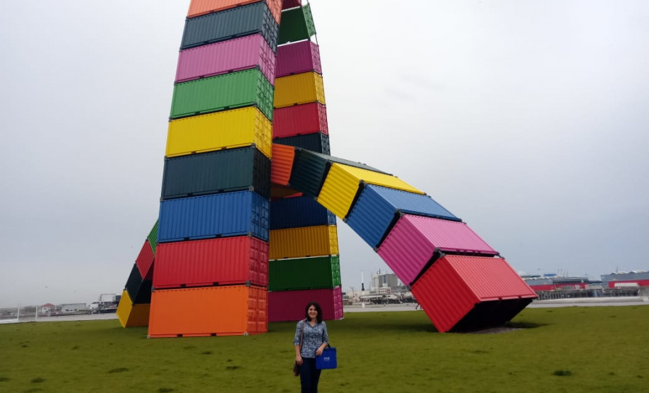Após vencer concurso interno entre as funcionárias da empresa Portos do Paraná, a bióloga Jaqueline Dittrich participa de um curso de Gestão Portuária exclusivo para Mulheres, em Le Havre - Paranaguá, 14/06/2019 - Foto: Arquivo Pessoal Jaqueline Dittrich