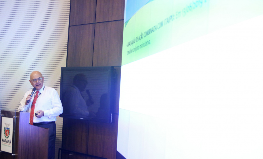 Governador Carlos Massa Ratinho Junior coordena reunião com a equipe de governo. Na foto, Luiz Henrique Fagundes  -  Curitiba, 25/06/2019  -  Foto: Jaelson Lucas/ANPr