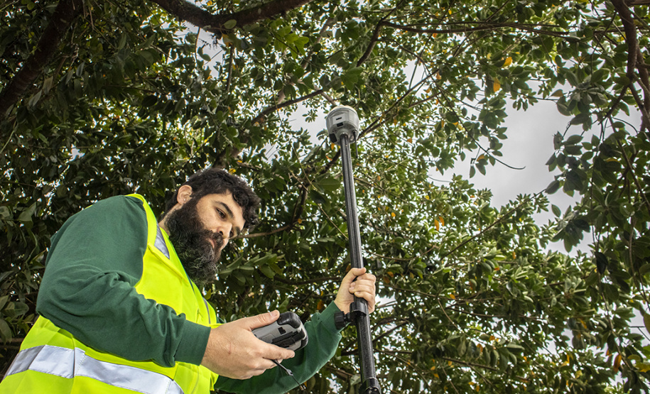 A empresa pública Portos do Paraná está fazendo o levantamento topográfico do terminal Público Barão de Tefé, localizado no município de Antonina. O estudo, uma iniciativa própria, pode servir de parâmetro para empresas que futuramente tenham interesse em investir na área.   -  Antonina, 26/06/2019  -  Foto: Cláudio Neves/Portos do Paraná