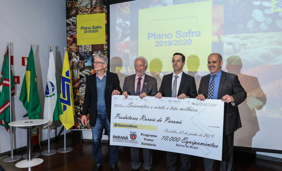 O vice-governador Darci Piana e o secretário estadual da Agricultura e do Abastecimento, Norberto Ortigara, participam nesta quinta-feira (27), em Curitiba, do lançamento do Plano Safra 2019/2020