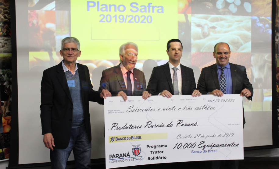 O vice-governador Darci Piana e o secretário estadual da Agricultura e do Abastecimento, Norberto Ortigara, participam nesta quinta-feira (27), em Curitiba, do lançamento do Plano Safra 2019/2020.  -  Curitiba, 27/06/2019  -  Foto: Gisele Barão/Assessoria de Imprensa Seab