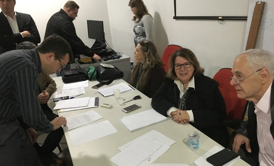 A Secretaria de Estado da Administração e da Previdência promoveu nesta quinta-feira (27) uma audiência para contratação emergencial da nova gestora da manutenção dos veículos do Estado.   -  Curitiba, 27/06/2019  -  Foto:  Carlos Winnikes