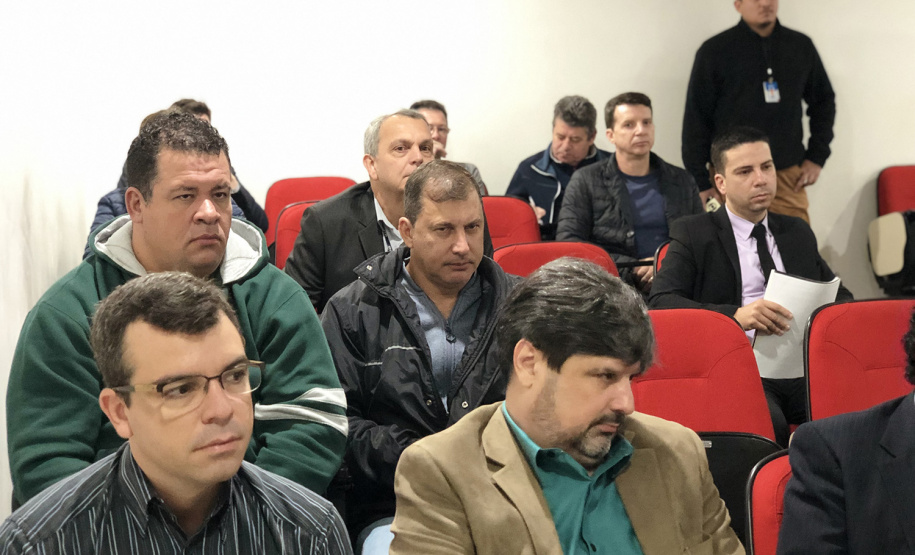 A Secretaria de Estado da Administração e da Previdência promoveu nesta quinta-feira (27) uma audiência para contratação emergencial da nova gestora da manutenção dos veículos do Estado.   -  Curitiba, 27/06/2019  -  Foto:  Carlos Winnikes