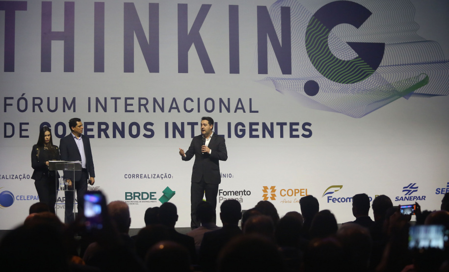 O governador Carlos Massa Ratinho Junior lançou nesta quinta-feira (27), em Foz do Iguaçu, durante o fórum internacional de inovação ThinkinG, o Paraná Inteligência Artificial (PIÁ). É o primeiro programa de inteligência artificial do Brasil focado na prestação de serviços à população.  Foto: Jaelson Lucas/ANPr