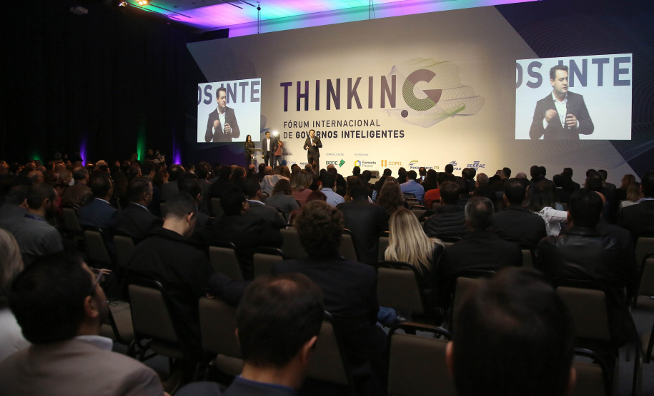O governador Carlos Massa Ratinho Junior lançou nesta quinta-feira (27), em Foz do Iguaçu, durante o fórum internacional de inovação ThinkinG, o Paraná Inteligência Artificial (PIÁ). É o primeiro programa de inteligência artificial do Brasil focado na prestação de serviços à população.  Foto: Jaelson Lucas/ANPr