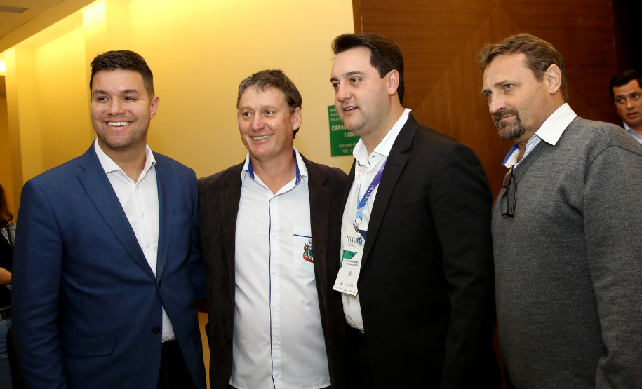 O governador Carlos Massa Ratinho Junior lançou nesta quinta-feira (27), em Foz do Iguaçu, durante o fórum internacional de inovação ThinkinG, o Paraná Inteligência Artificial (PIÁ). É o primeiro programa de inteligência artificial do Brasil focado na prestação de serviços à população.  Foto: Jaelson Lucas/ANPr