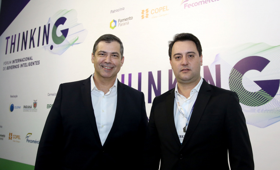 O governador Carlos Massa Ratinho Junior lançou nesta quinta-feira (27), em Foz do Iguaçu, durante o fórum internacional de inovação ThinkinG, o Paraná Inteligência Artificial (PIÁ). É o primeiro programa de inteligência artificial do Brasil focado na prestação de serviços à população. . Foto: Jaelson Lucas/ANPr