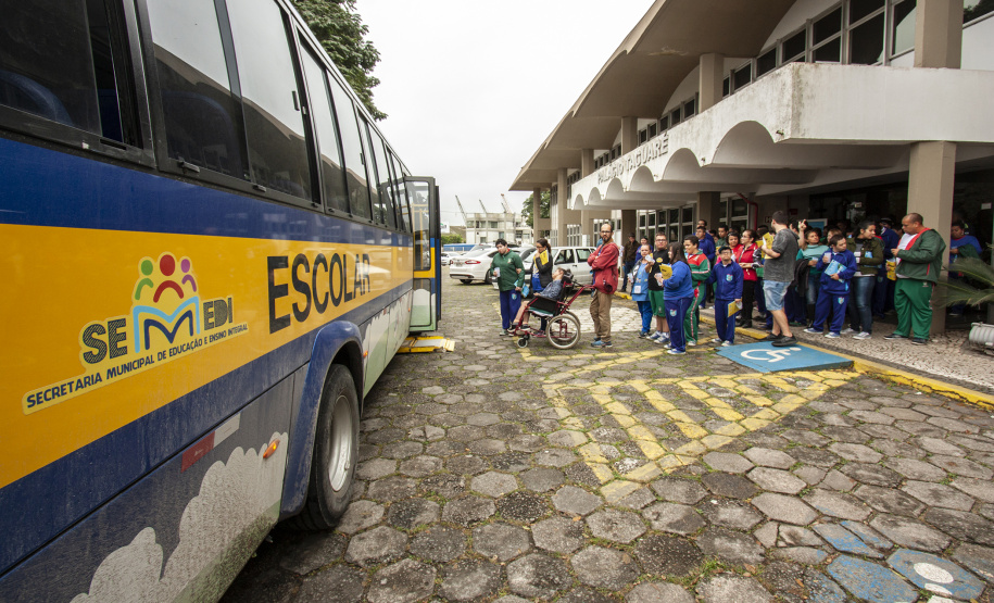 Encerrando as atividades do primeiro semestre do Porto Escola, a equipe da Diretoria de Meio Ambiente da Portos do Paraná recebeu nesta quinta-feira (27) 160 alunos com necessidades especiais da Escola Municipal Eva Cavani, de Paranaguá.  -  Curitiba, 27/06/2019  -  Foto: Cládio Neves/Portos do Paraná