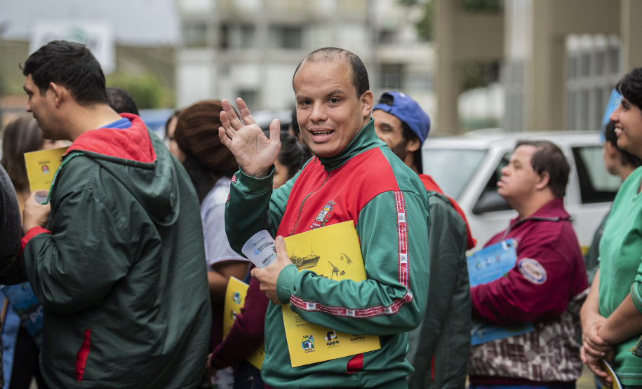 Encerrando as atividades do primeiro semestre do Porto Escola, a equipe da Diretoria de Meio Ambiente da Portos do Paraná recebeu nesta quinta-feira (27) 160 alunos com necessidades especiais da Escola Municipal Eva Cavani, de Paranaguá.  -  Curitiba, 27/06/2019  -  Foto: Cládio Neves/Portos do Paraná