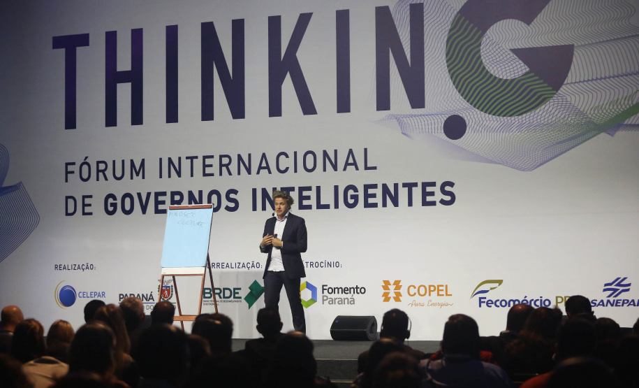 ThinkinG mostra casos de sucesso e discute inovação em gestão pública. Na foto, Marten Kaevats, da Estônia. Foto: Jaelson Lucas/ANPr