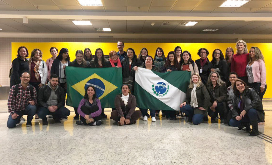48 professores de Língua Inglesa da rede estadual de ensino embarcaram nessa semana para os Estados Unidos. Eles foram selecionados para participar de curso intensivo de seis semanas em universidades do país, por meio do Programa de Desenvolvimento Profissional para Professores de inglês nos EUA (PDPI/2019).  -  Curitiba, 28/06/2019  -  Foto: Divulgação SEED