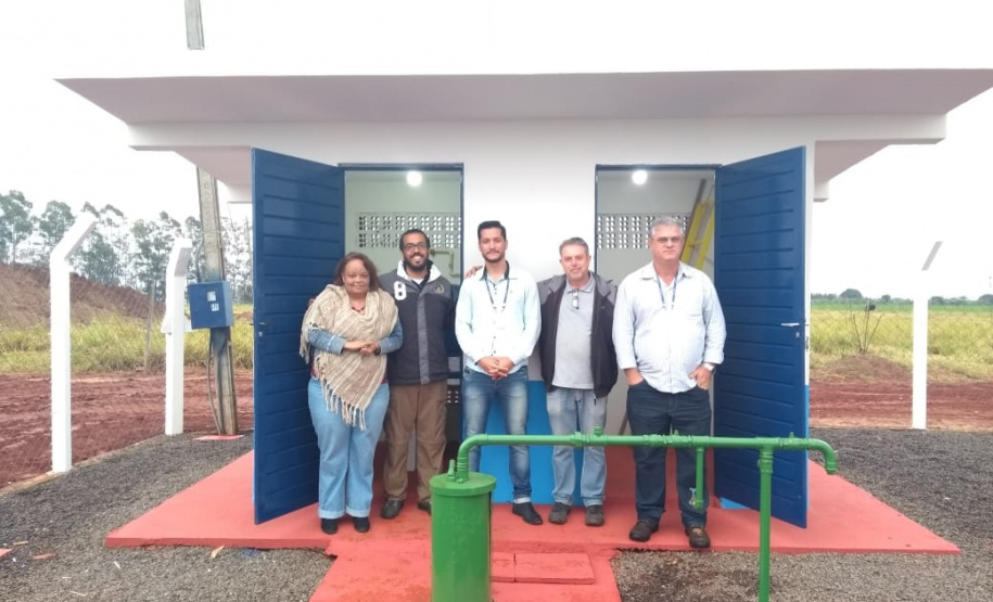 Representantes da Fundação Nacional de Saúde (Funasa) estiveram nesta semana no Paraná para conhecer o programa de saneamento rural da Sanepar, que pode ser considerado referência devido aos resultados apresentados. Na foto, Equipe da Funasa em comunidade da Estrada do Paraíso, em São Manoel  -  Curitiba, 28/06/2019  -  Foto: Divulgação Sanepar