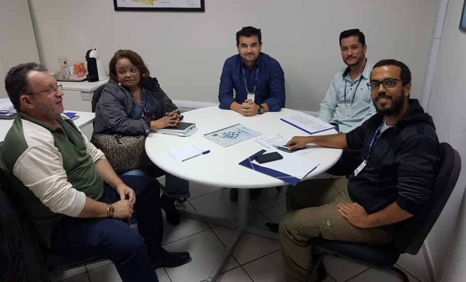 Representantes da Fundação Nacional de Saúde (Funasa) estiveram nesta semana no Paraná para conhecer o programa de saneamento rural da Sanepar, que pode ser considerado referência devido aos resultados apresentados. Na foto, Equipe da Funasa com técnicos de projetos e obras da Sanepar, em Maringá  -  Curitiba, 28/06/2019  -  Foto: Divulgação Sanepar