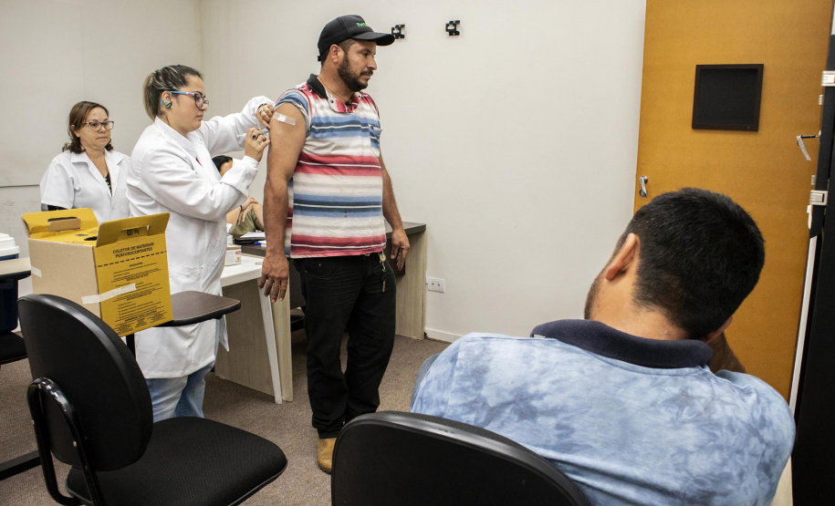 A empresa pública Portos do Paraná retomou o projeto Porto em Ação, que leva serviços gratuitos aos caminhoneiros que esperam no Pátio de Triagem do Porto de Paranaguá e passa a acontecer toda primeira segunda-feira do mês. Foto: Claudio Neves/Portos do Paraná