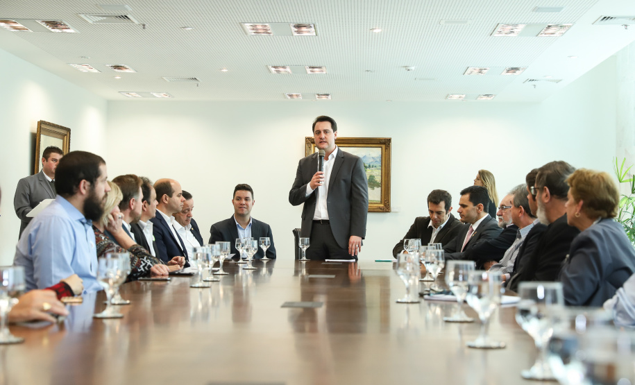 O governador Carlos Massa Ratinho Junior recebe no Palácio Iguaçu representantes das APAES para assinatura de Termo Aditivo. Curitiba, 02/07/2019 - Foto: Rodrigo Félix Leal/ANPr