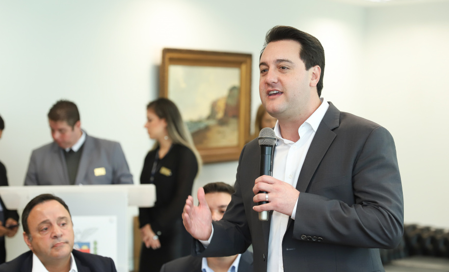 O governador Carlos Massa Ratinho Junior recebe no Palácio Iguaçu representantes das APAES para assinatura de Termo Aditivo. Curitiba, 02/07/2019 - Foto: Rodrigo Félix Leal/ANPr