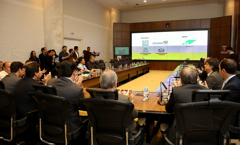 Governador Carlos Massa Ratinho Junior durante reunião com executivos da Klabin - Curitiba, 02/07/2019 - Foto: Jaelson Lucas/ANPr