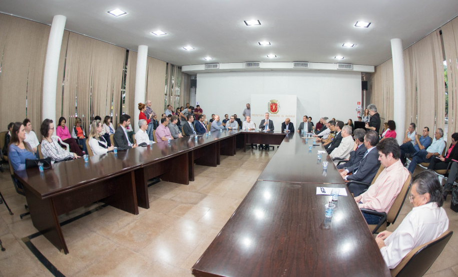 A Receita Estadual do Paraná e a Prefeitura de Maringá firmaram nesta quarta-feira (03) uma parceria que vai aprimorar a fiscalização e promover uma concorrência mais saudável entre os postos de combustível da cidade.  -  Maringá, 03/07/2019  -  Foto: Vivian Silva/Divulgação SEFA