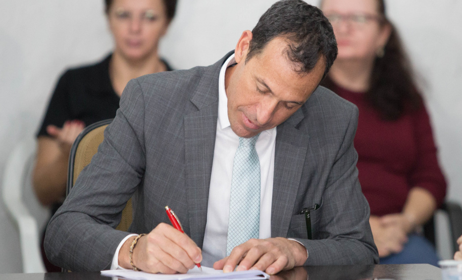 A Receita Estadual do Paraná e a Prefeitura de Maringá firmaram nesta quarta-feira (03) uma parceria que vai aprimorar a fiscalização e promover uma concorrência mais saudável entre os postos de combustível da cidade.  -  Maringá, 03/07/2019  -  Foto: Vivian Silva/Divulgação SEFA