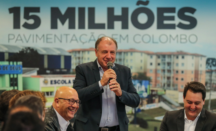Governador Carlos Massa Ratinho Junior assina liberação de recursos para pavimentação de vias urbanas de Colombo. Na foto, o secretário de Desenvolvimento Urbano e Obras Públicas, João Carlos Ortega  - Curitiba, 04/07/2019 -  Foto: Geraldo Bubniak/ANPr
