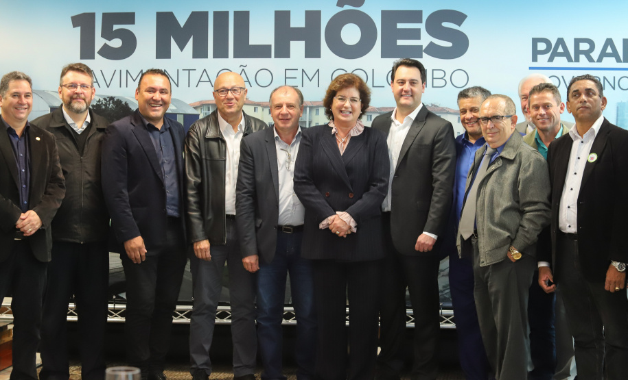 Governador Carlos Massa Ratinho Junior assina liberação de recursos para pavimentação de vias urbanas de Colombo  -  Curitiba, 04/07/2019  -  Foto: Rodrigo Félix Leal/ANPr