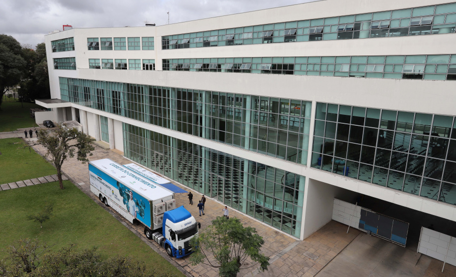 O bairro Uberaba, em Curitiba, será o primeiro do Paraná a receber o projeto Carretas do Conhecimento, idealizado pelo Governo do Paraná, através da Secretaria da Justiça, Família e Trabalho, em parceria com a Volkswagen e o Senai-PR