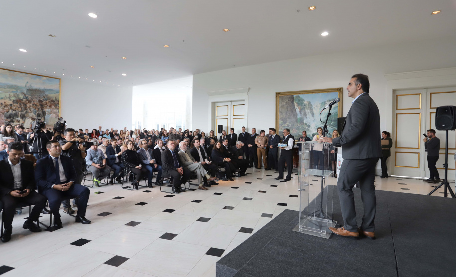 O bairro Uberaba, em Curitiba, será o primeiro do Paraná a receber o projeto Carretas do Conhecimento, idealizado pelo Governo do Paraná, através da Secretaria da Justiça, Família e Trabalho, em parceria com a Volkswagen e o Senai-PR