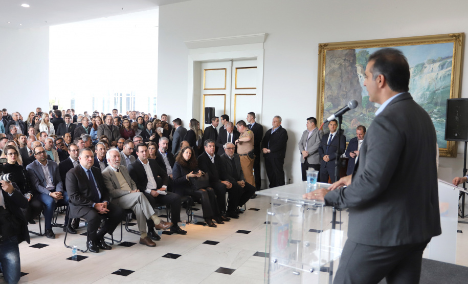 O bairro Uberaba, em Curitiba, será o primeiro do Paraná a receber o projeto Carretas do Conhecimento, idealizado pelo Governo do Paraná, através da Secretaria da Justiça, Família e Trabalho, em parceria com a Volkswagen e o Senai-PR