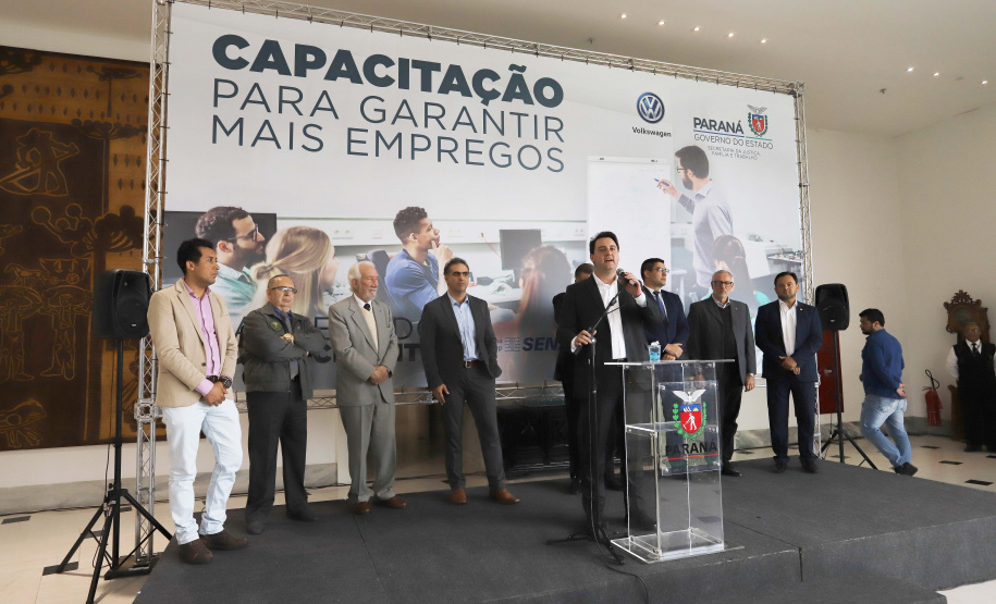 O bairro Uberaba, em Curitiba, será o primeiro do Paraná a receber o projeto Carretas do Conhecimento, idealizado pelo Governo do Paraná, através da Secretaria da Justiça, Família e Trabalho, em parceria com a Volkswagen e o Senai-PR