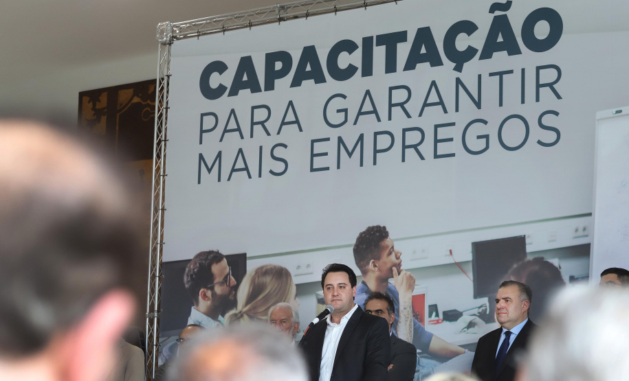 O bairro Uberaba, em Curitiba, será o primeiro do Paraná a receber o projeto Carretas do Conhecimento, idealizado pelo Governo do Paraná, através da Secretaria da Justiça, Família e Trabalho, em parceria com a Volkswagen e o Senai-PR