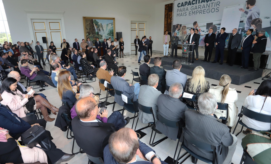 O bairro Uberaba, em Curitiba, será o primeiro do Paraná a receber o projeto Carretas do Conhecimento, idealizado pelo Governo do Paraná, através da Secretaria da Justiça, Família e Trabalho, em parceria com a Volkswagen e o Senai-PR