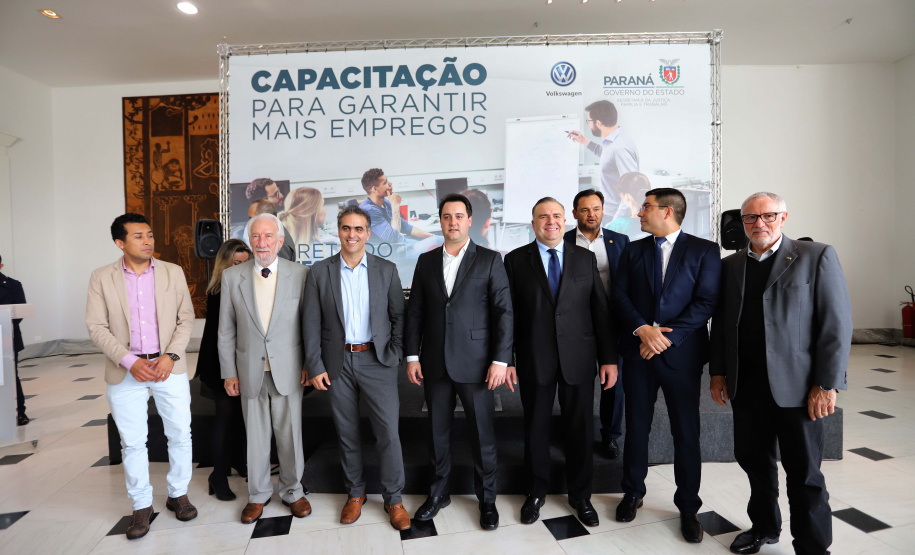 O bairro Uberaba, em Curitiba, será o primeiro do Paraná a receber o projeto Carretas do Conhecimento, idealizado pelo Governo do Paraná, através da Secretaria da Justiça, Família e Trabalho, em parceria com a Volkswagen e o Senai-PR