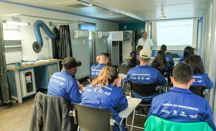 O bairro Uberaba, em Curitiba, será o primeiro do Paraná a receber o projeto Carretas do Conhecimento, idealizado pelo Governo do Paraná, através da Secretaria da Justiça, Família e Trabalho, em parceria com a Volkswagen e o Senai-PR
