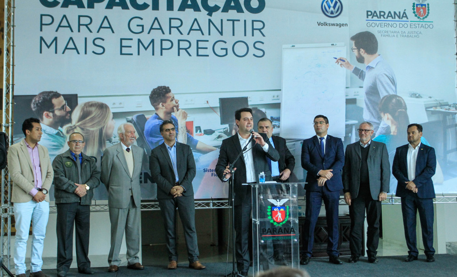 O bairro Uberaba, em Curitiba, será o primeiro do Paraná a receber o projeto Carretas do Conhecimento, idealizado pelo Governo do Paraná, através da Secretaria da Justiça, Família e Trabalho, em parceria com a Volkswagen e o Senai-PR